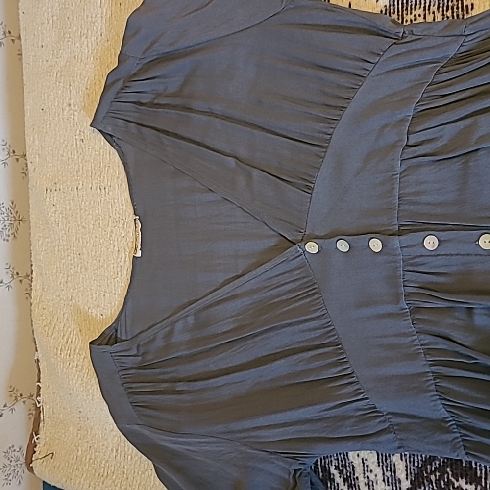 Lightweight gray dress - Picture 2 of 7